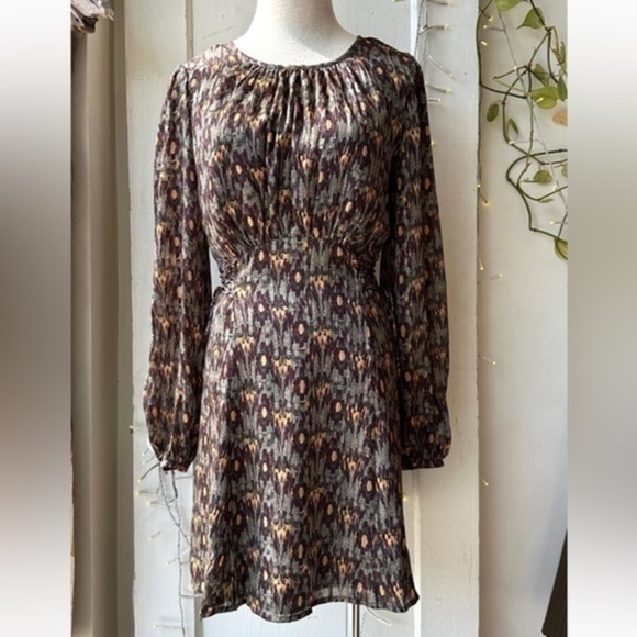 Gentle Fawn Dress - Picture 2 of 3